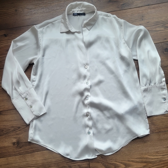 Zara Satin Feel Button Up Ivory Blouse Small - Picture 2 of 5